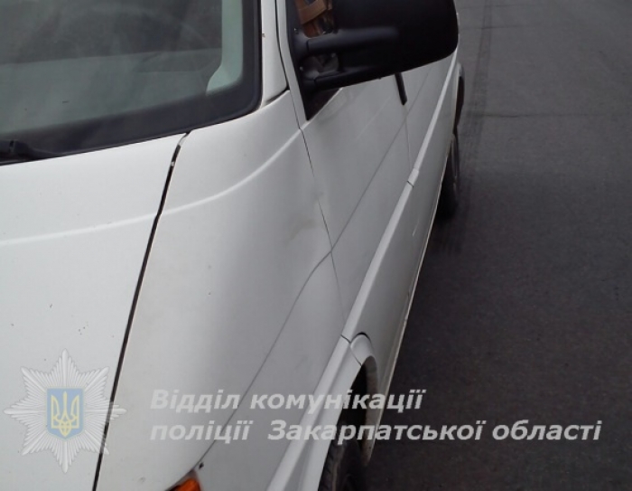 На Виноградівщині мікроавтобус збив 11-річного хлопчика
