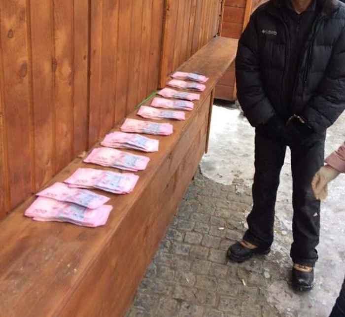 Що ж сьогодні відбувалося в Ужгородській мерії? Коментарі з "протилежних полюсів"