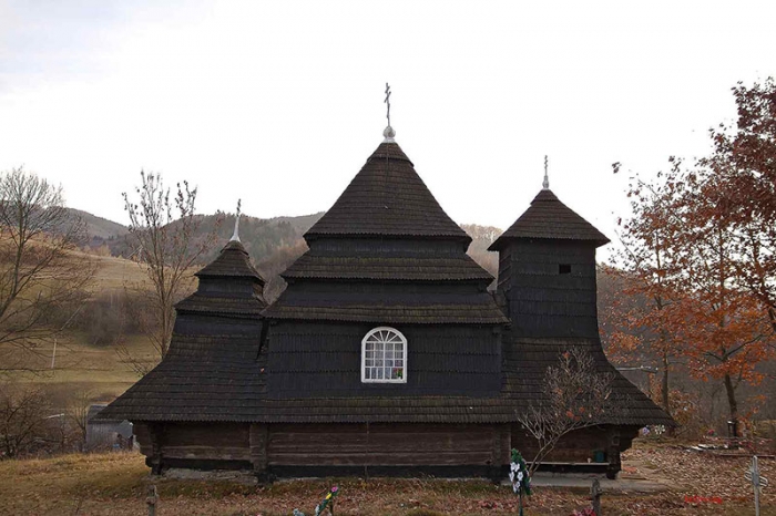 Дерев'яні храми Великоберезнянщини чекають вірян на Різдвяні богослужіння