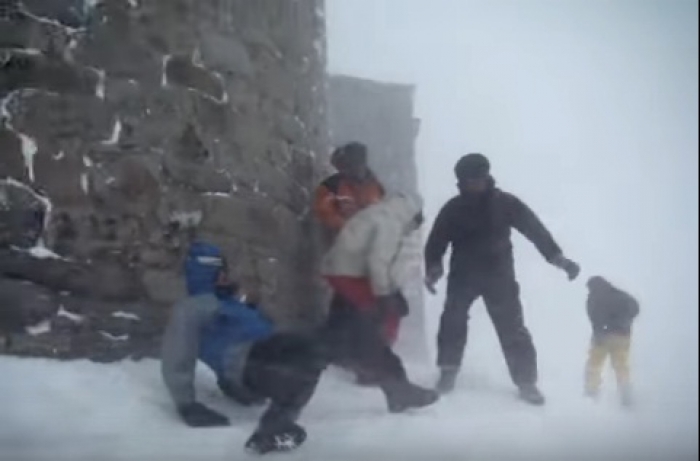 Піп Іван не злякав закарпатських сноубордистів ні морозом, ні шквальним вітром