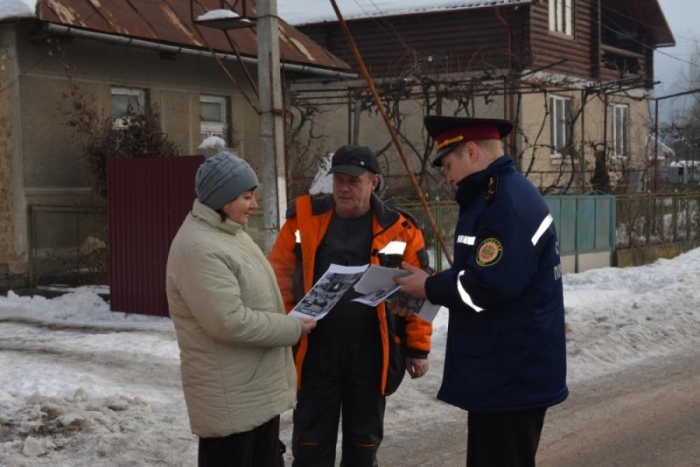 Рятувальники та газовики "пішли в народ" навчати людей безпеці у побуті