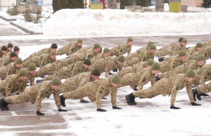 Виноградівські військові долучаться до флешмобу "22 віджимання"