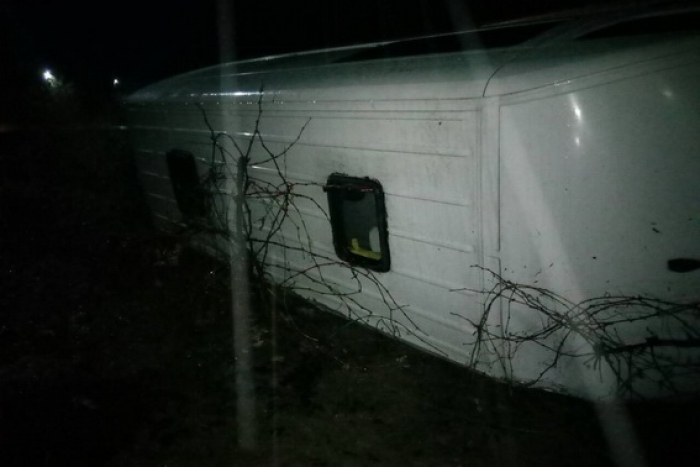 Водій "бусу", котрий зробив неочікуване "сальто-мортале" з траси на Закарпатті, виявився тверезим