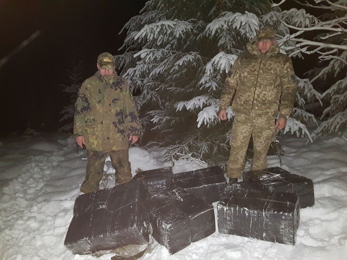Контрабандисти планували переправити в Румунію 2 880 пачок сигарет. Не судилося!