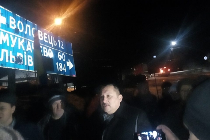 І ніби є, але немає: на Закарпатті бюджетники-освітяни все ще чекають зарплату