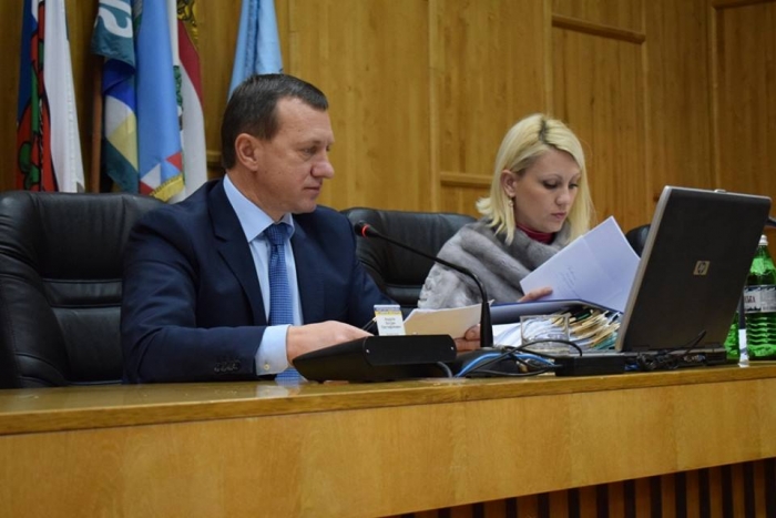 На сьогоднішній сесії Ужгородської міськради надано матеріальну допомогу 19 ужгородцям