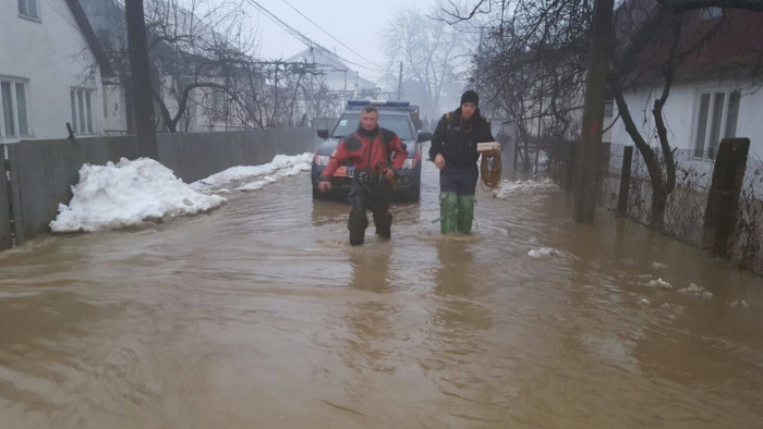 Станом на 12:00 05 лютого підтоплень дворогосподарств та житлових будинків немає, - рятувальники Закарпаття