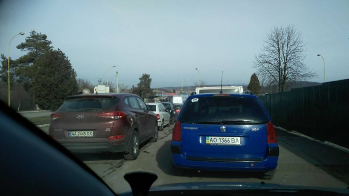 У соцмережах повідомляють про великі черги на українсько-словацькому кордоні 