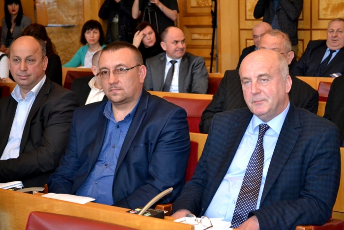 Депутати Закарпаття проти «зрівнялівки» зарплати некваліфікованого та висококваліфікованого медпрацівника