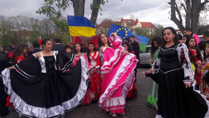 Міжнародний День ромів на Закарпатті відзначали яскравим та цікавом дійством в центрі Ужгорода