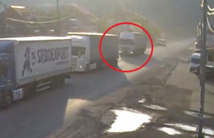 У Виноградові камери відеонагляду зафіксували зіткнення двох вантажівок