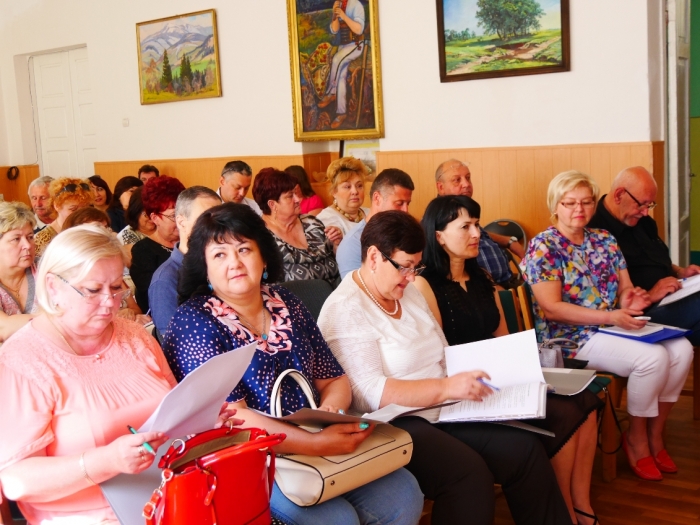 Мер Ужгорода Богдан Андріїв попросив освітян давати дорогу молодим