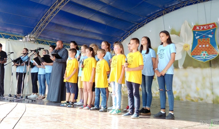Закарпатські студенти взяли участь в обласному фестивалі духовної пісні