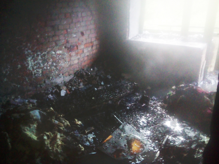 Пожежа в ужгородській багатоповерхівці: рятувальники евакуювали 12 людей