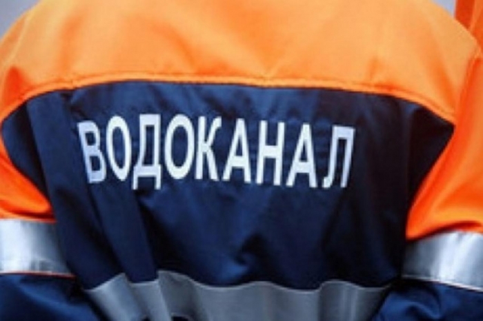 Ужгородські "водники" посилено працюють на перехресті 8 Березня та Можайського