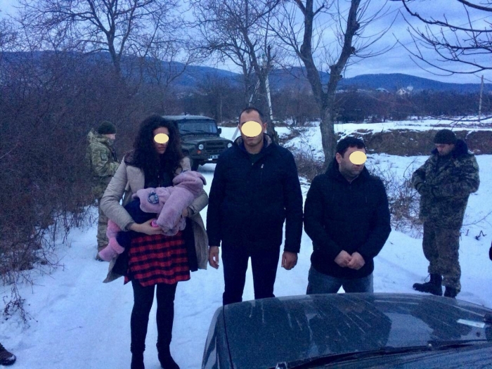 На Закарпатті затримали групу нелегалів та можливого організатора їхньої "мандрівки"