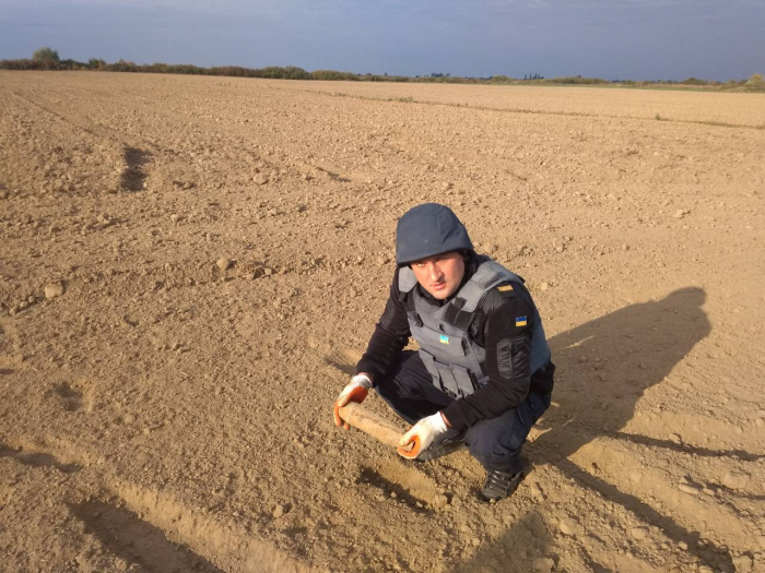 Небезпечний "урожай" викопав мешканець Ужгородщини під час робіт у полі
