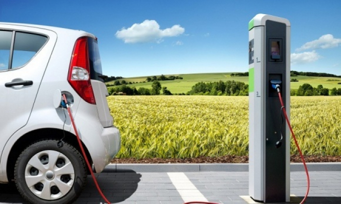 Компанія «Автомеханика» пропонує купити зарядний пристрій для автомобільних акумуляторів по привабливій ціні і на вигідних умовах