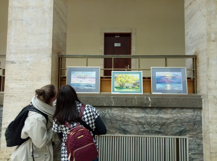 Натюрморти, пейзажі, краєвиди Ужгорода: в Закарпатській ОДА виставка акварелі 