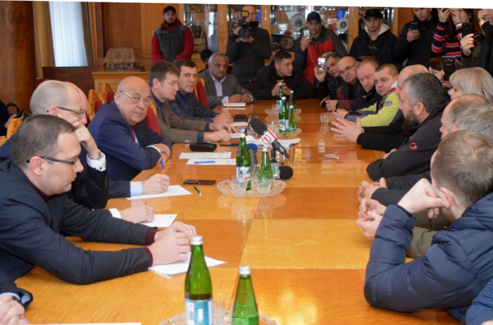 В Ужгороді представники влади зустрілися з "пересічниками": про що домовилися?