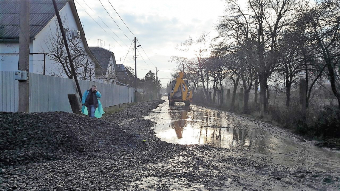 Ліквідація підтоплення по вул. Канальній в Ужгороді триває. Що там тепер роблять? ВІДЕО