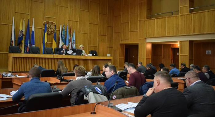 Сесія Ужгородської міськради: депутати не дали позбавити ужгородців права на пільговий проїзд