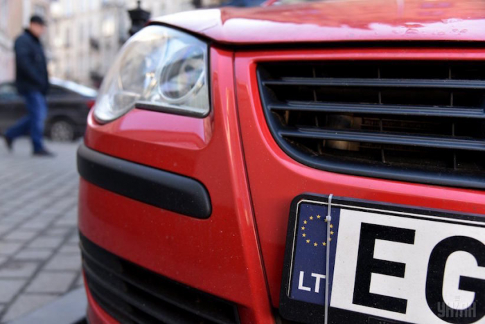 Закарпатська митниця ДФС здійснила митне оформлення 451-го автомобіля на «єврономерах»