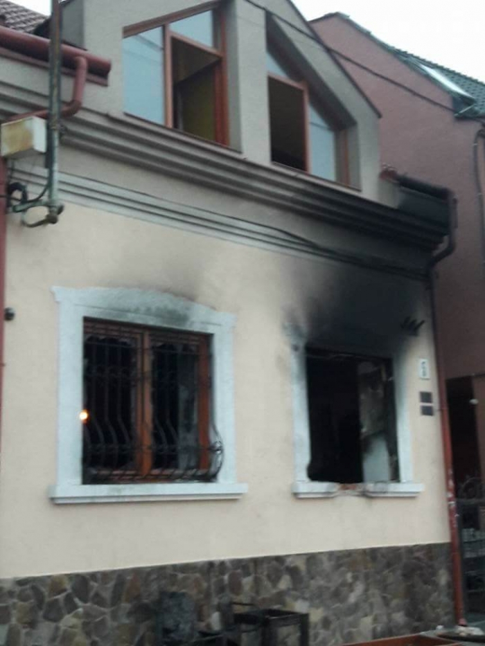 Провокатори знову підпалили офіс Товариства угорської культури в Ужгороді