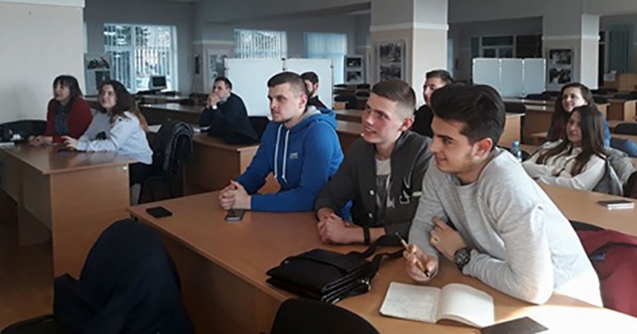 Жінка-оратор з Києва поділилася своїми секретами зі студентами УжНУ