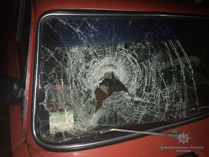 На Берегівщині сильно сп’янілий водій "Жигуля" скоїв наїзд на односельця – потерпілий в реанімації