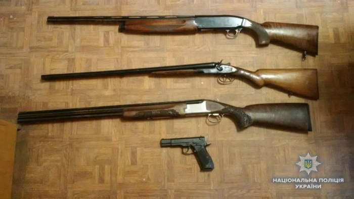 Вже 61 закарпатець добровільно здав "домашній" арсенал зброї до поліції