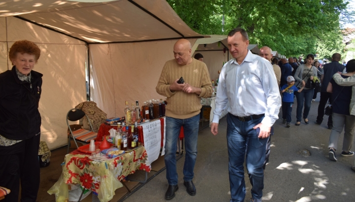 Ярмарок "АгроСакураФест" офіційно відкрили в Ужгороді