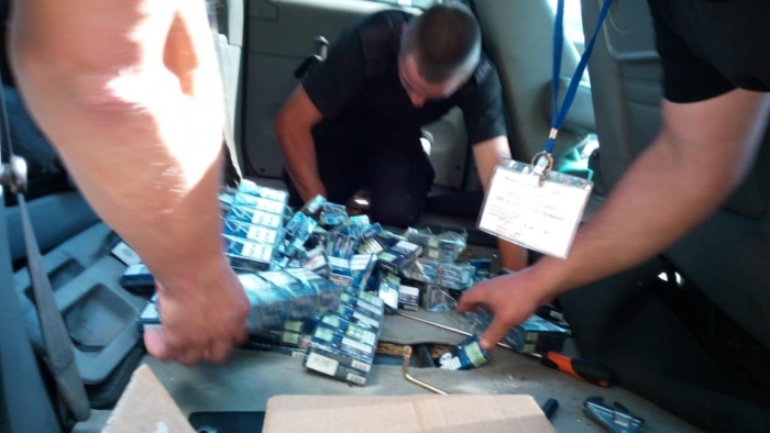 На Закарпатті через 400 пачок сигарет українець позбувся свого авто