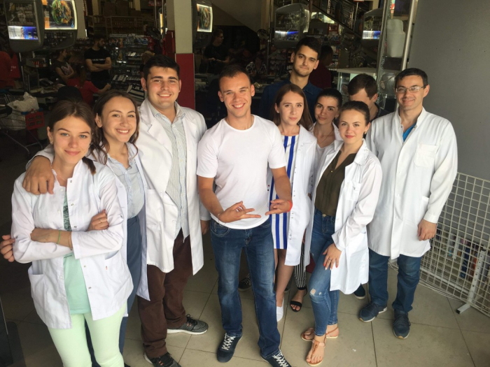 Ужгородські студенти-медики допомагали містянам боротися з курінням
