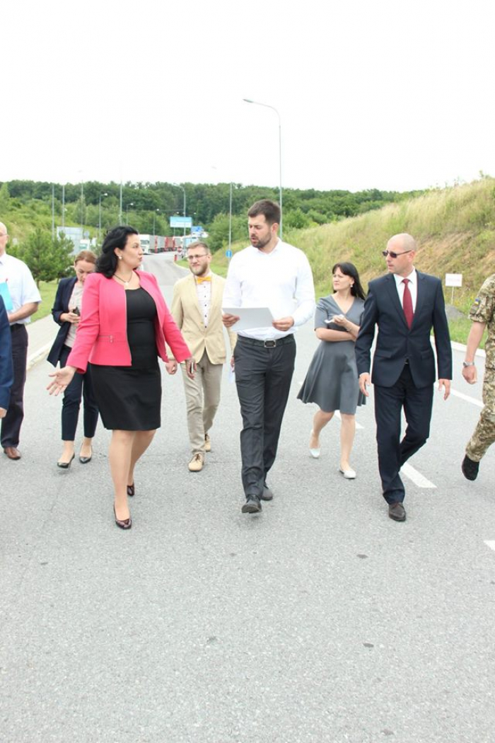Євроінтеграційний віце-прем’єр України ознайомилася з пунктом перетину кордону зі Словаччиною в Ужгороді