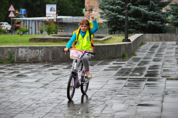Міський велозаїзд в Ужгороді: дощ і сотня сміливців