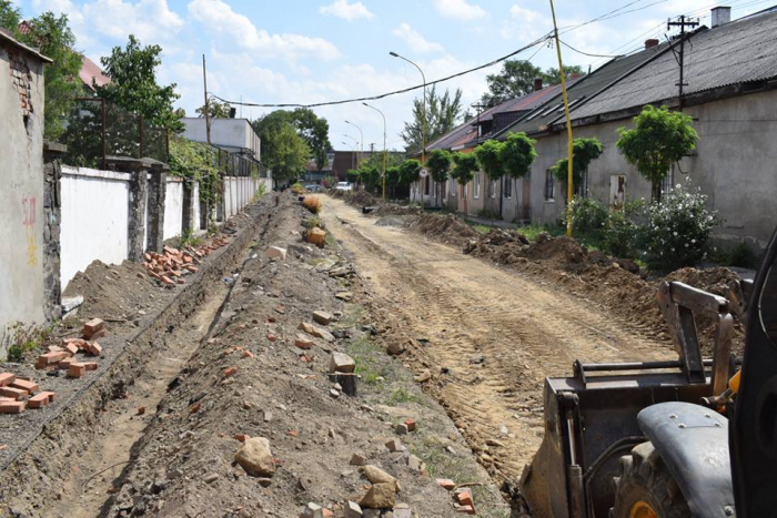 На вулиці Шумній в Ужгороді триває капітальний ремонт: як проходять роботи