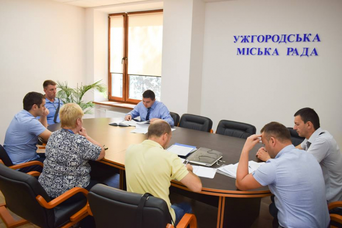 Трьом 21-річним ужгородкам-сиротам за кошти з держбюджету придбають квартири