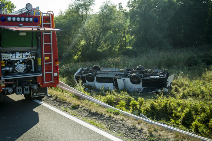 В Угорщині розбився мікроавтобус із закарпатцями, що їхали додому – ЗМІ