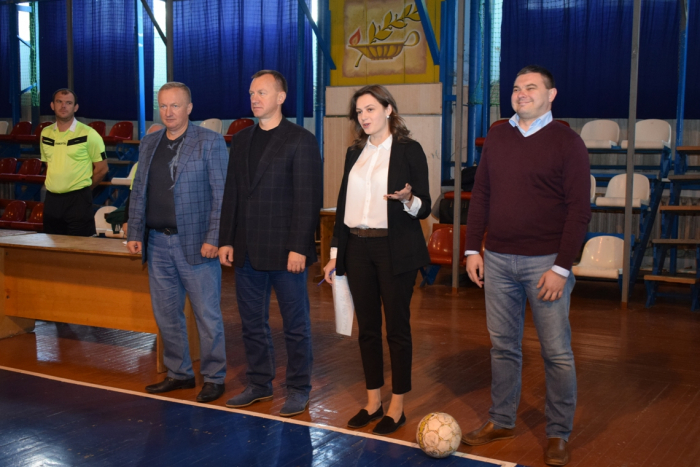 В Ужгороді 16 команд змагаються за відкритий Кубок з футзалу