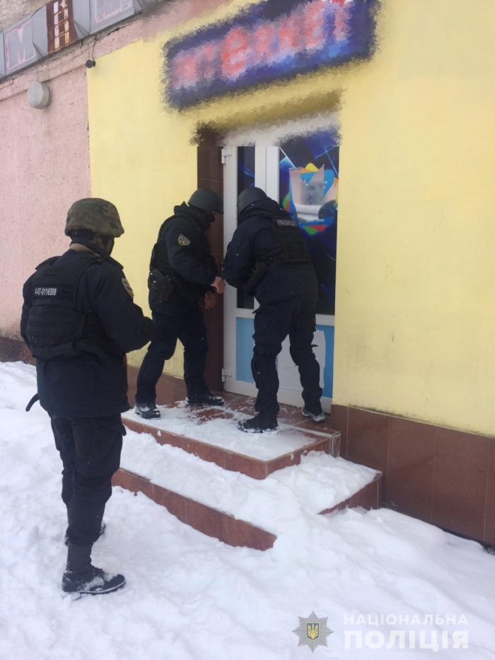 Закарпатські правоохоронці викрили незаконний гральний бізнес