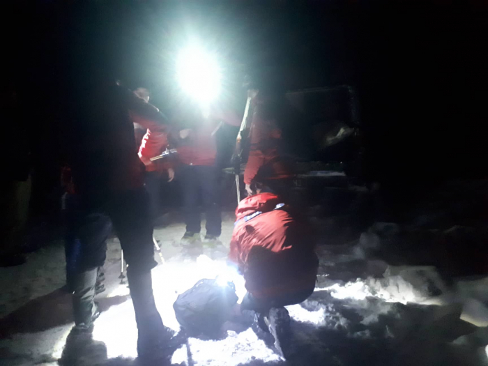 Одеського лижника закарпатські рятувальники відшукали у вівчарській колибі (ФОТО)