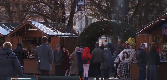 Новорічно-різдвяна атмосфера панує на ярмарку в Ужгороді (ВІДЕО)