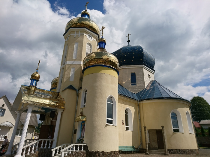 На Закарпатті громади починають переходити до Православної церкви України (КАРТА)