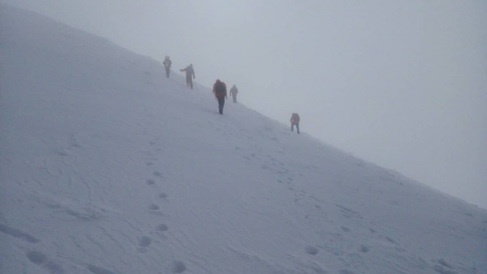 Майже 30 рятувальників шукають заблукалого туриста в горах Міжгірщини