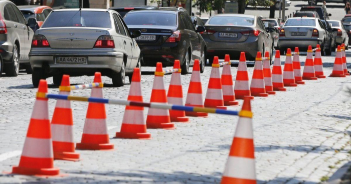 До уваги водіїв: відзавтра в центрі Ужгорода обмежать паркування