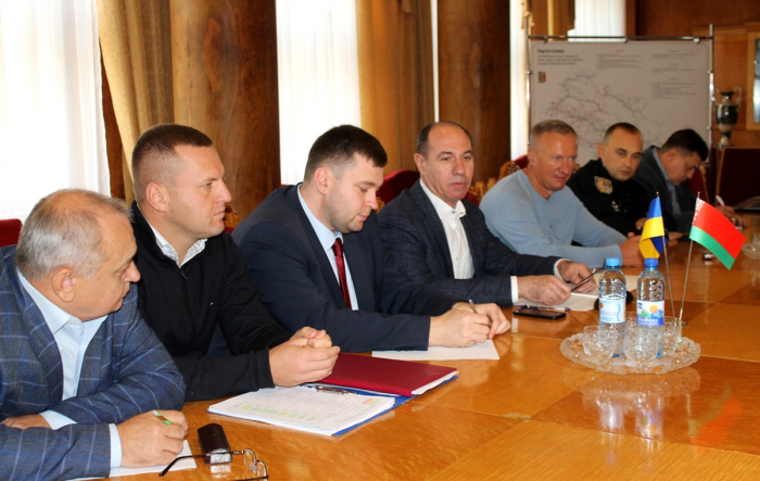 На Закарпатті підписали протокол про наміри співпраці з білоруською дорожньо-будівельною компанією (ФОТО)