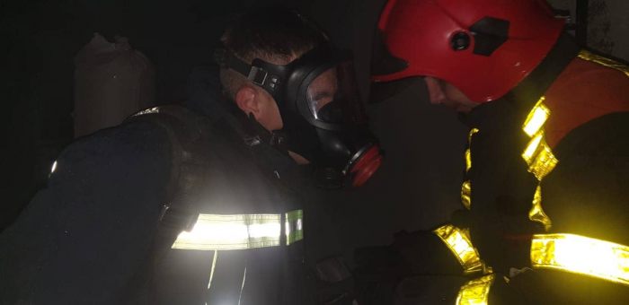 Пожежа в хустській багатоповерхівці: двоє людей врятовано, 13 – евакуйовані (ФОТО)