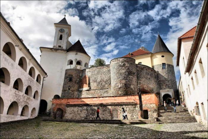 На Закарпатті замок «Паланок» реставрують за 2,7 мільйони гривень