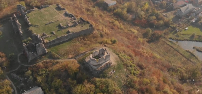 Канків і Нелаб – руїни двох малознаних замків Закарпаття показали згори (ВІДЕО)
